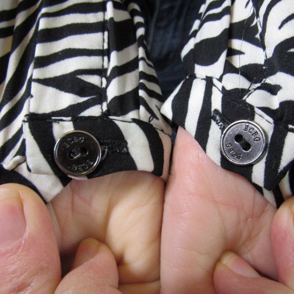 Black White Blouse Tiger Stripes, BCBGMAXAZRI, Button Long Sleeve Office Size S - Picture 11 of 15